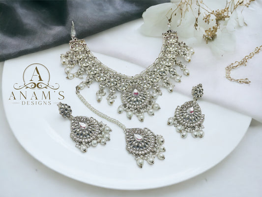 High-End Kundan Necklace Set image 3