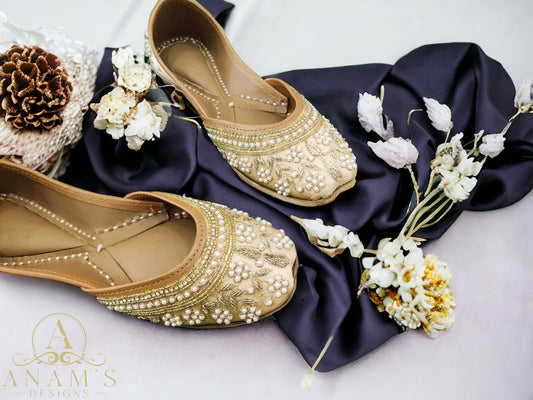 Beautiful Tilla Work Punjabi Jutti With Double Padded Comfort