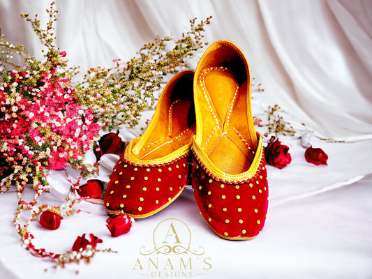 Designer Velvet Punjabi Jutti