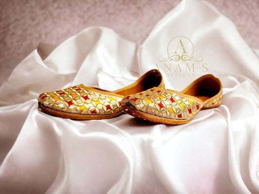 Double Cushioned Multi Punjabi Jutti Multi image 3