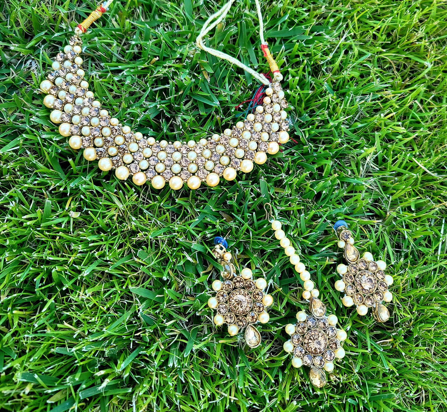 8 Pcs Mother Daughter Combo Choker Set