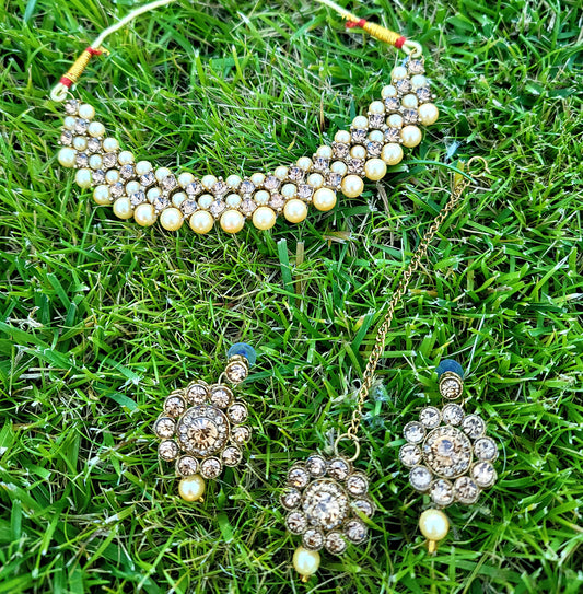 8 Pcs Mother Daughter Combo Choker Set