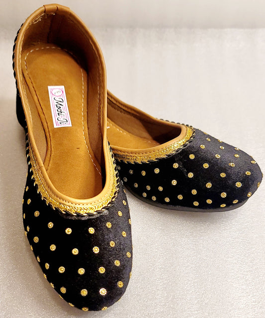 Punjabi Velvet Jutti With Simple Look (Black) image 3
