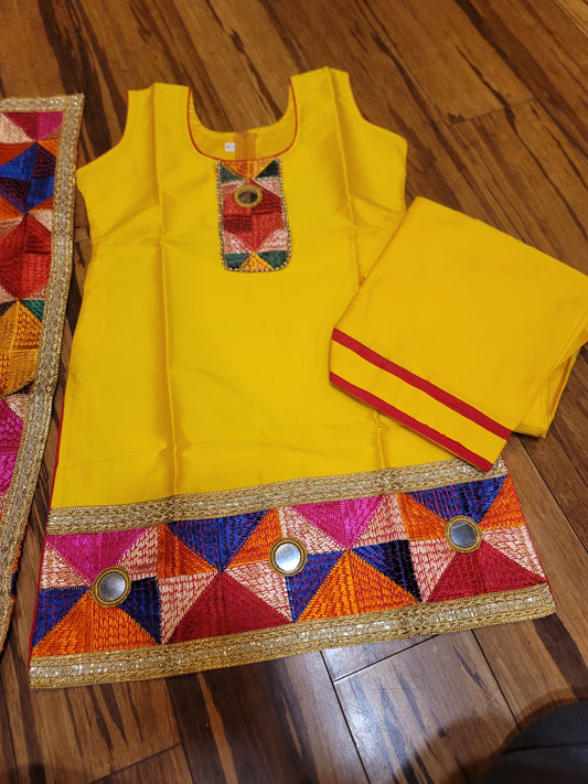 Kids Fulkari Suit (Yellow)