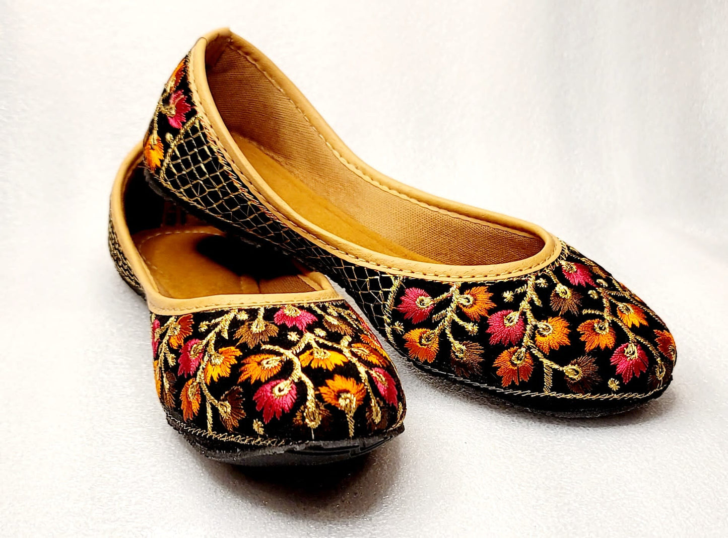 Kids Fulkari Embroidered Punjabi Jutti
