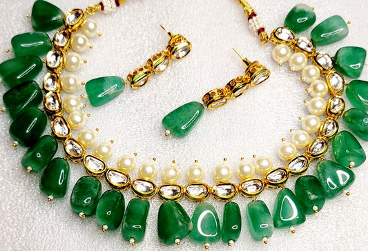 Single Line Dabbi Kundan & Monalisa Stones Choker Set image 3