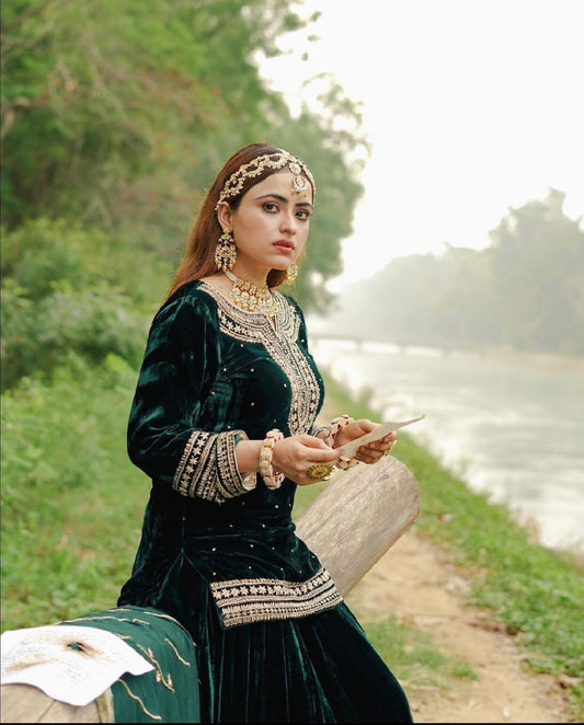 Simi Chahal Velvet Suit (40/42)