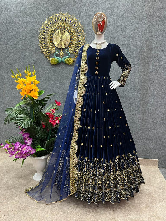 Beautiful Velvet Long Gown Set (40/42) image 3