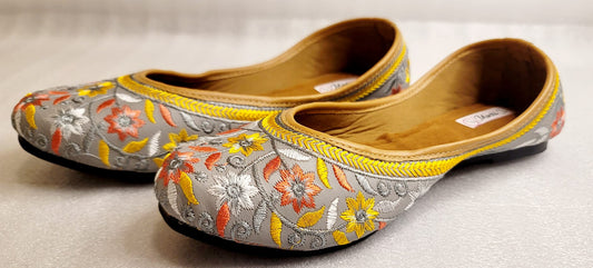 Punjabi Jutti In Gray Base & Beautiful Embroidery image 3
