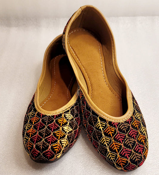 Simple & Double Padded Punjabi Jutti