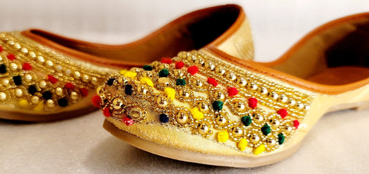 Trending Golden Punjabi Jutti (Multi) image 3