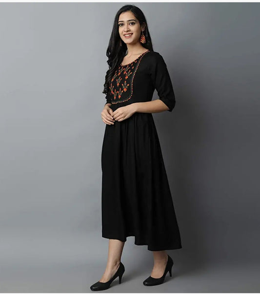 Stylish Embroidred Kurta (Black)