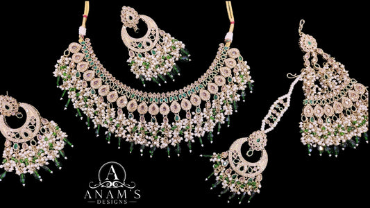 Stylish Pakistani Bridal Choker Set With Big Earrings, Tikka, & Passa. (5pcs)