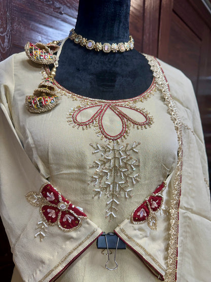 Stunning Boutique Suit 44 Ready (Margin Upto 48)