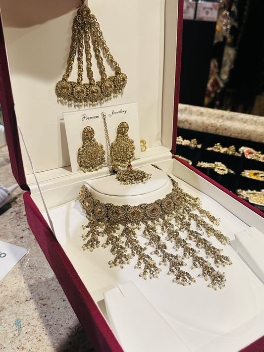 Stylish Latest Pakistani Polki Navratan Choker Set (4pcs Set) image 3
