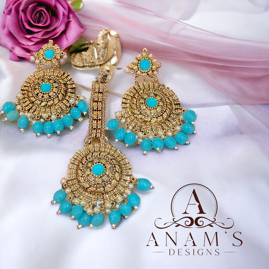 Stylish Earrings & Tikka Set image 3