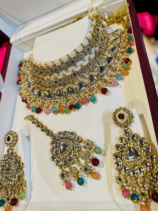 Extremely Beautiful High-Quality Kundan Bridal Set image 3