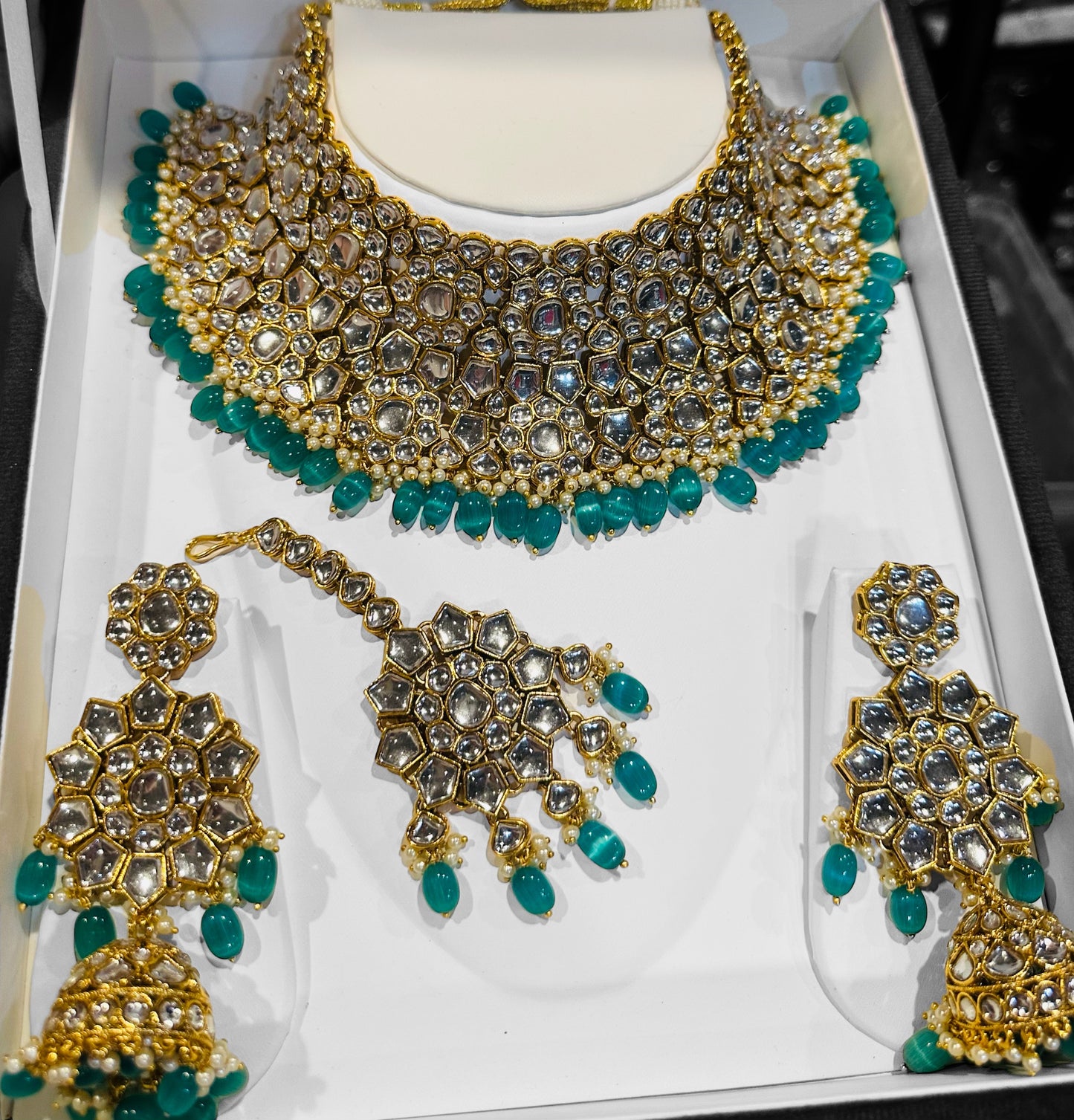 Superior Quality Heavy Look Kundan Bridal Set