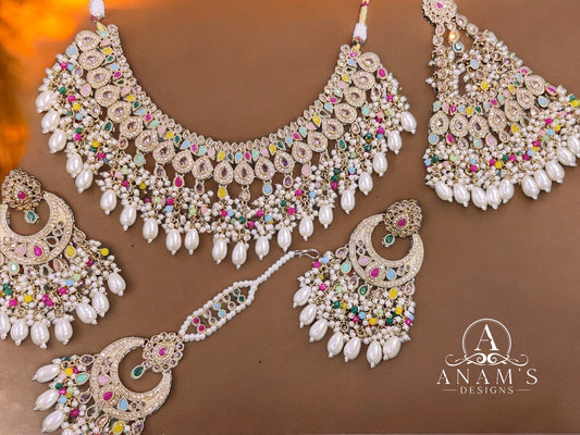 Stylish Pakistani Bridal Choker Set With Big Earrings, Tikka, & Passa. (5pcs)