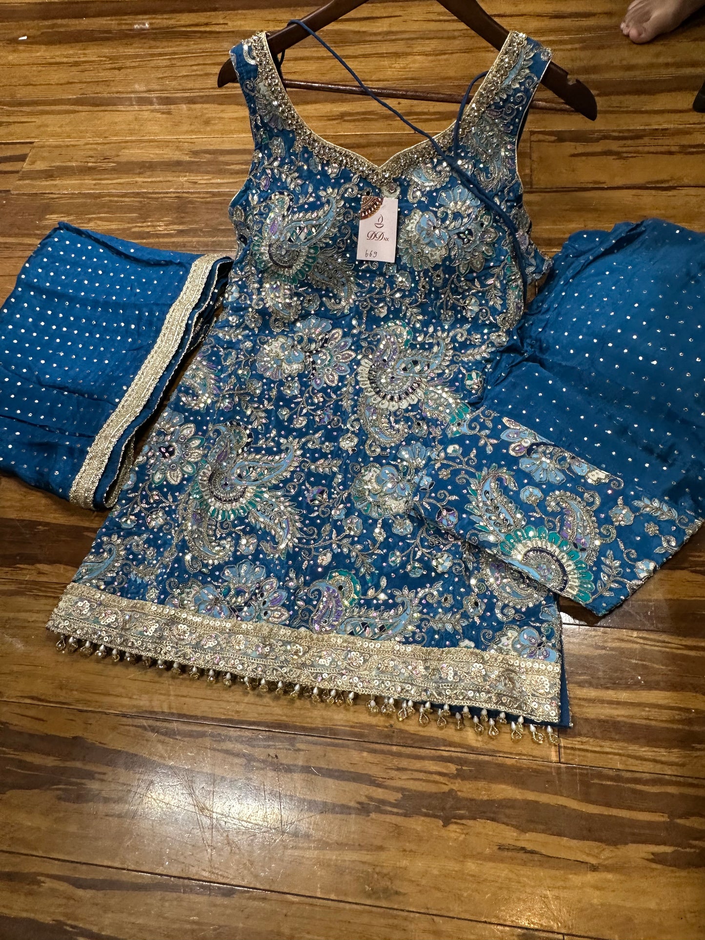 Designer Pakistani Farshi Salwar Suit