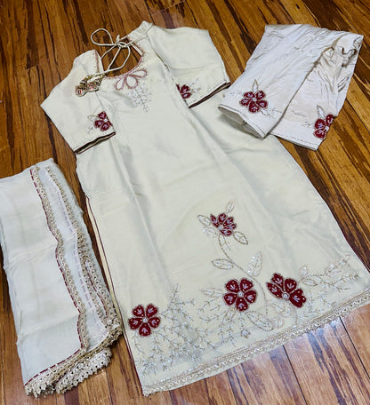 Stunning Boutique Suit 44 Ready (Margin Upto 48)