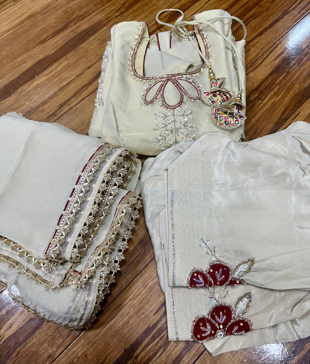 Stunning Boutique Suit 44 Ready (Margin Upto 48)