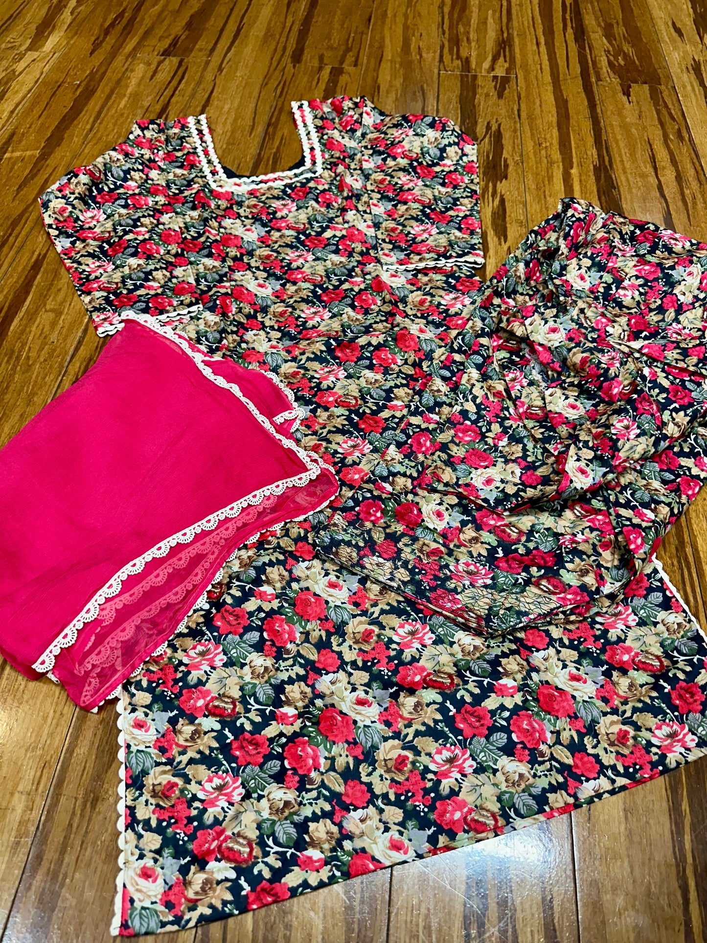 Allover Cambric cotton salwar suit with pure chiffon dupatta (36/38) D15