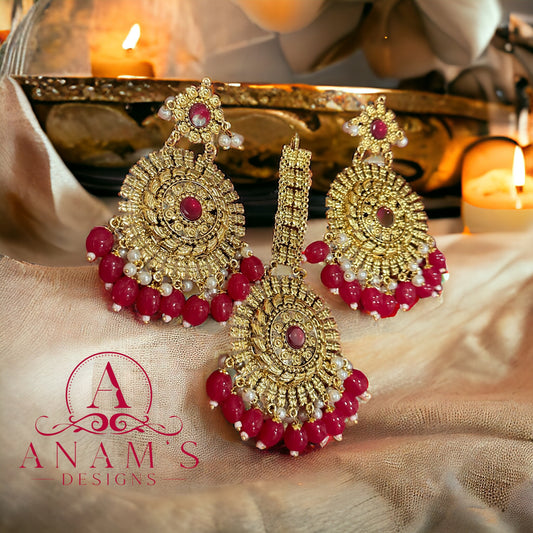 Stylish Earrings & Tikka Set