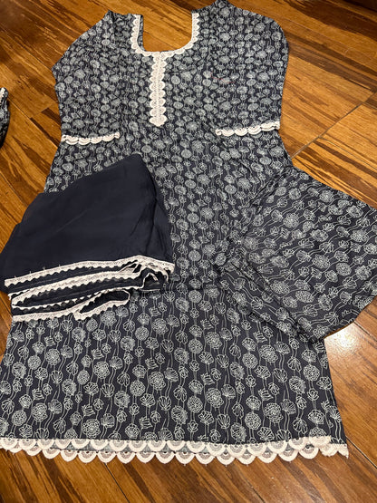 Boutique Style Stitched Allover Print Salwar Suit 38/40