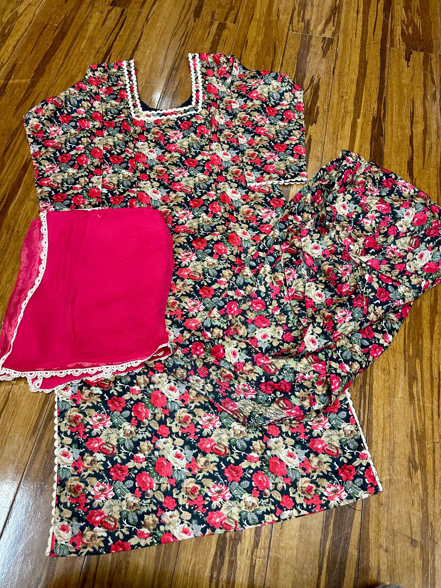 Allover Cambric cotton salwar suit with pure chiffon dupatta (36/38) D15