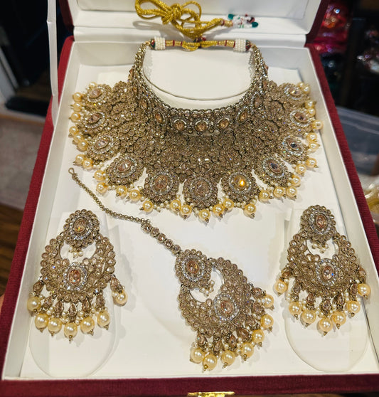 Royal Look Reverse Polki Bridal Set (Gold) image 3