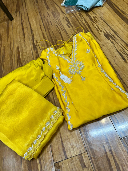 Trending Shimmer Fabric Boutique Piece (40/42 Ready) Margin Upto46