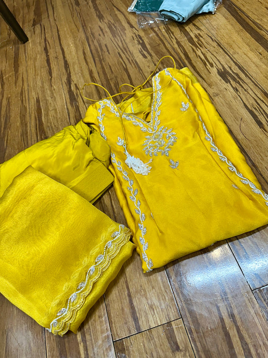 Trending Shimmer Fabric Boutique Piece (40/42 Ready) Margin Upto46