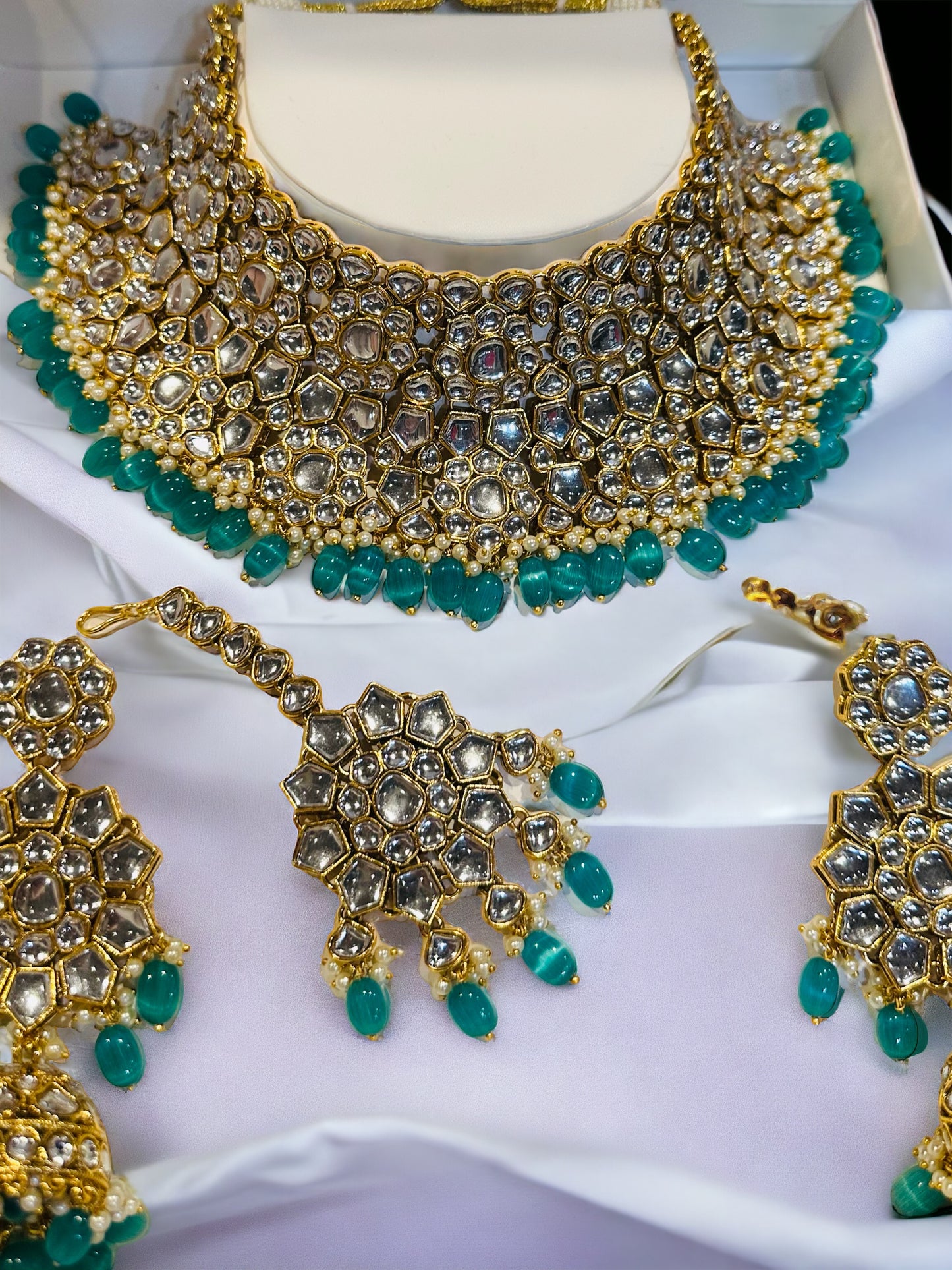 Superior Quality Heavy Look Kundan Bridal Set