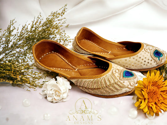 Beautiful Designer Punjabi Jutti image 3