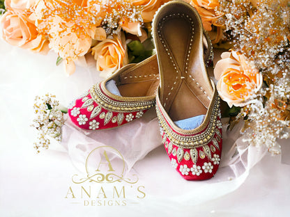 Bridal Design Punjabi Jutti With Heavy Work