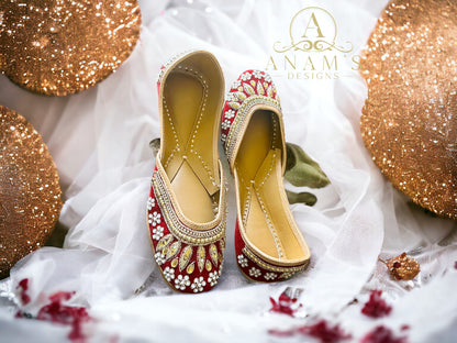 Bridal Design Punjabi Jutti With Heavy Work