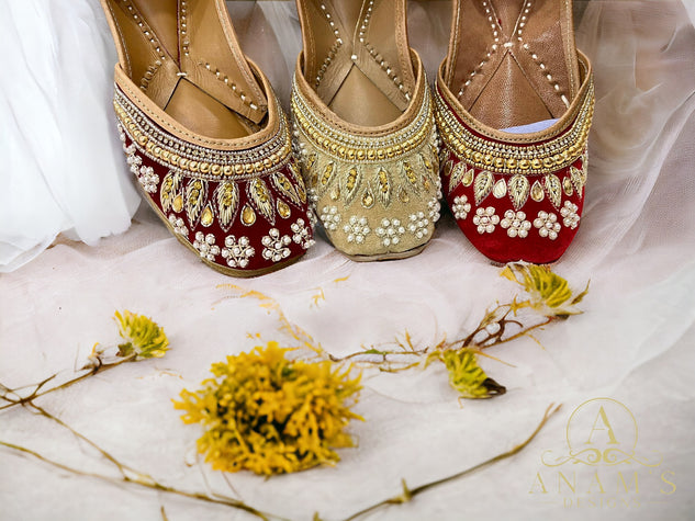 Bridal Design Punjabi Jutti With Heavy Work