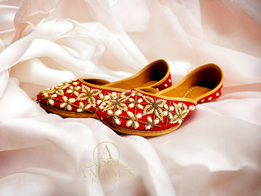 Bridal Tilla Work Punjabi Jutti image 3