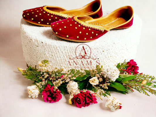 Designer Velvet Punjabi Jutti image 3