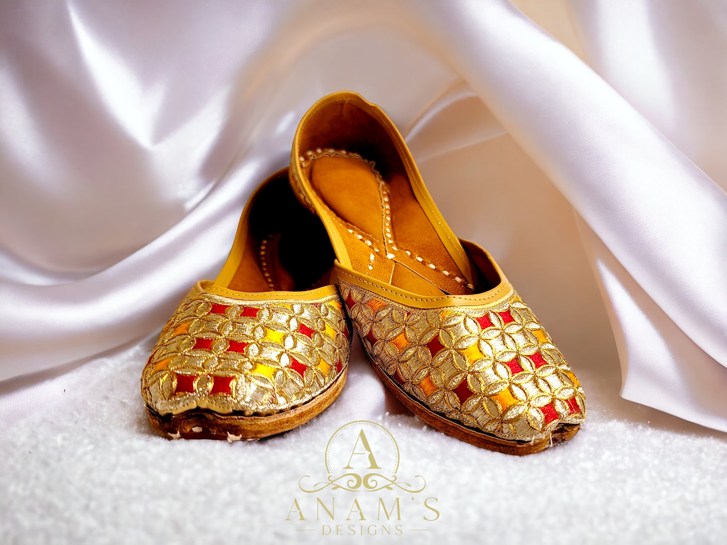 Double Cushioned Multi Punjabi Jutti Multi