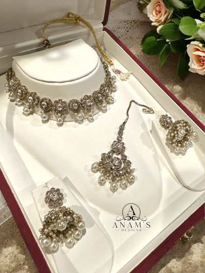 Stylish Kundan AD Choker Set With Jhumkis