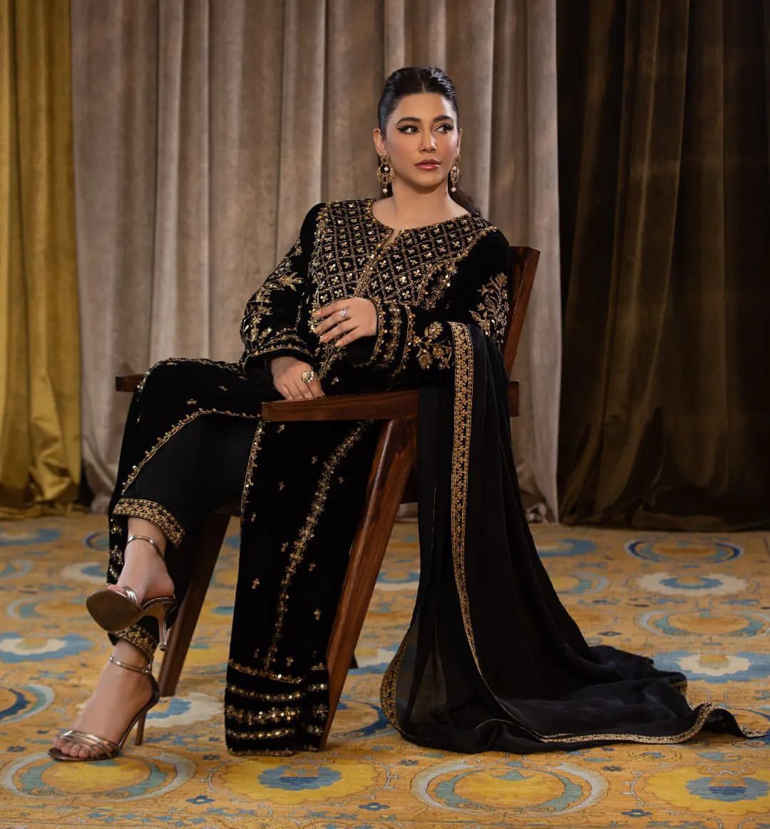 Extremely Beautiful Pakistani Velvet Suit