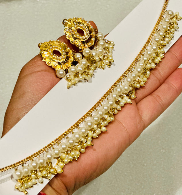 Single-Line Pippal Patti With Jadau Studs