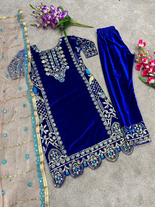 Stylish Party Wear Velvet Suit image 3