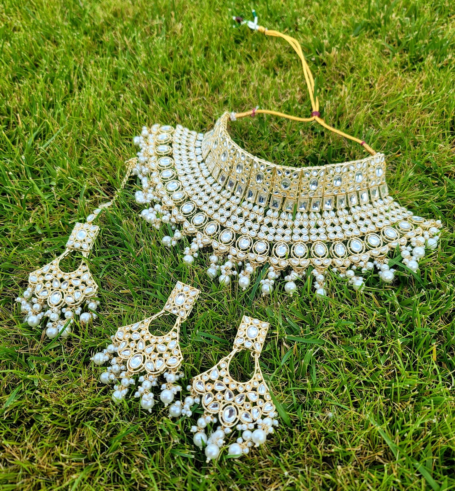 High-End Bridal Set With Real Stones