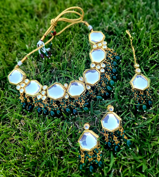 Real Kundan Set With Meenakari in The Back (Dabbi Kundan) image 3