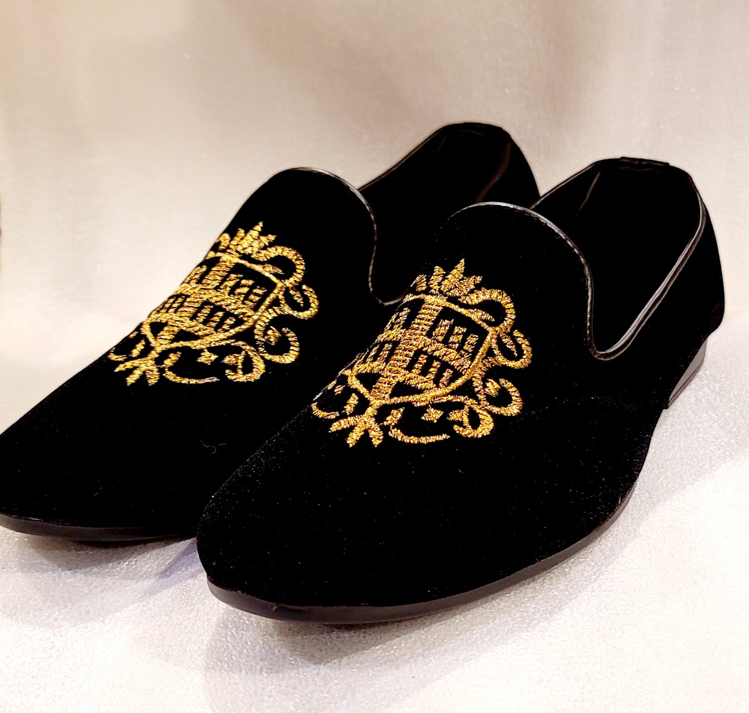 Men's Designer Velvet Loafers/Punjabi Jutti