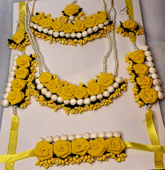 Flower Jewelry For Mehnadi Ceremony
