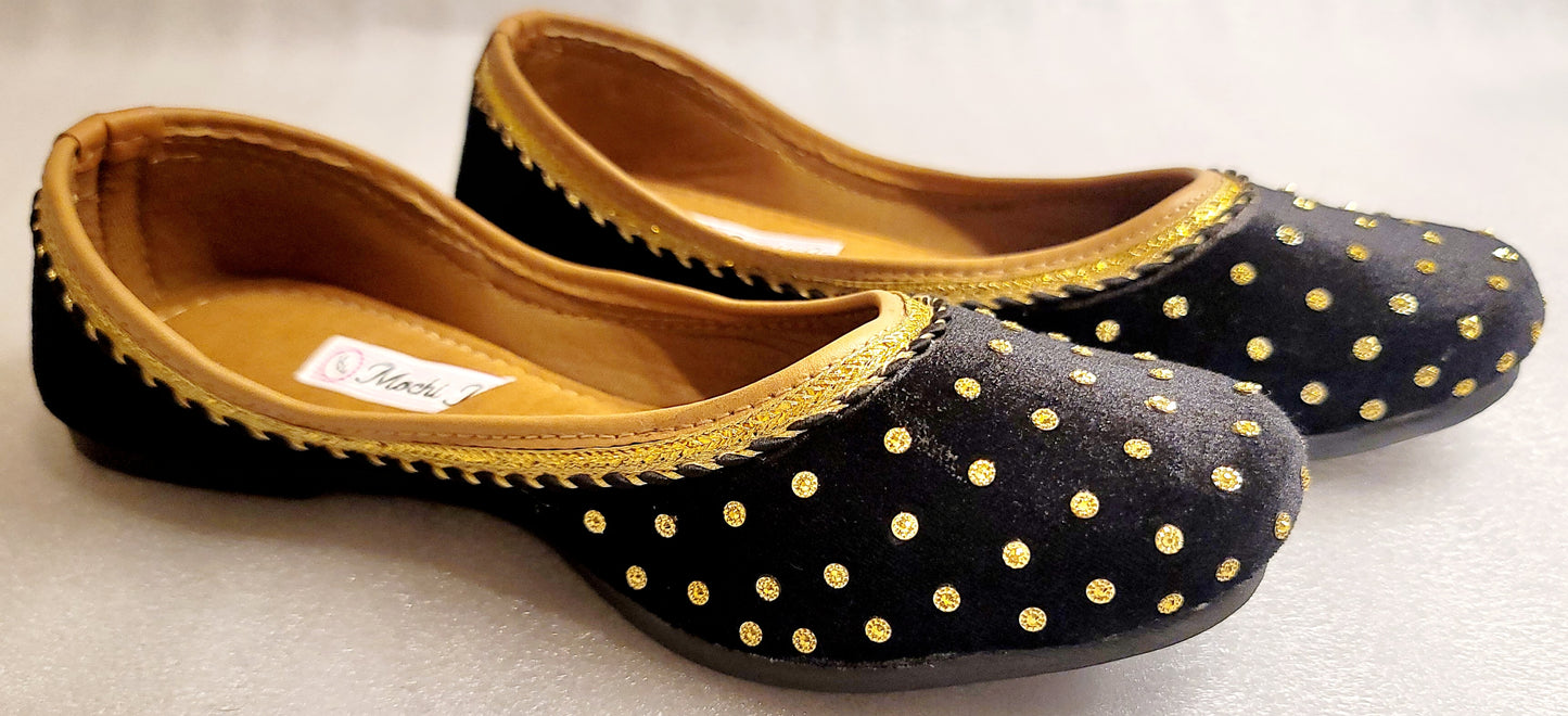 Punjabi Velvet Jutti With Simple Look (Black)